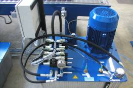 Hydraulikaggregat für eine Profilieranlage für 4 Werkzeuge